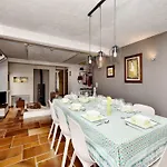 In With Swimming Pool *