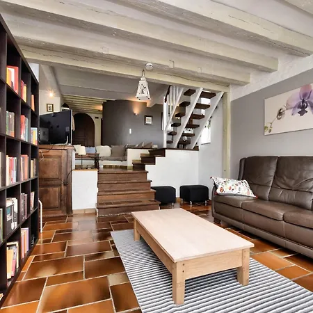 Vakantiehuis In With Swimming Pool