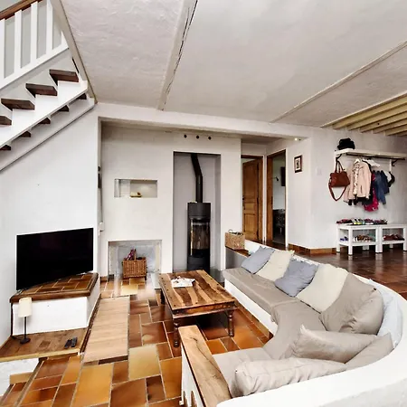 In With Swimming Pool بيت للعطل