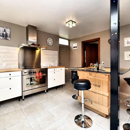 In With Swimming Pool بيت للعطل فيرتون