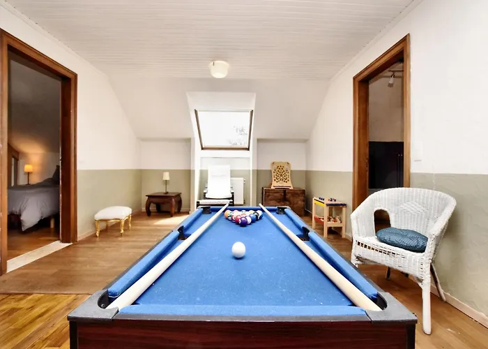 In With Swimming Pool Hébergement de vacances *