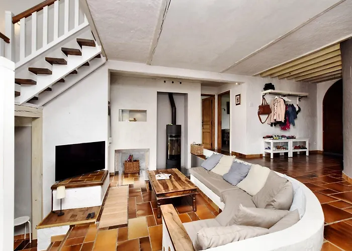 In With Swimming Pool Hébergement de vacances