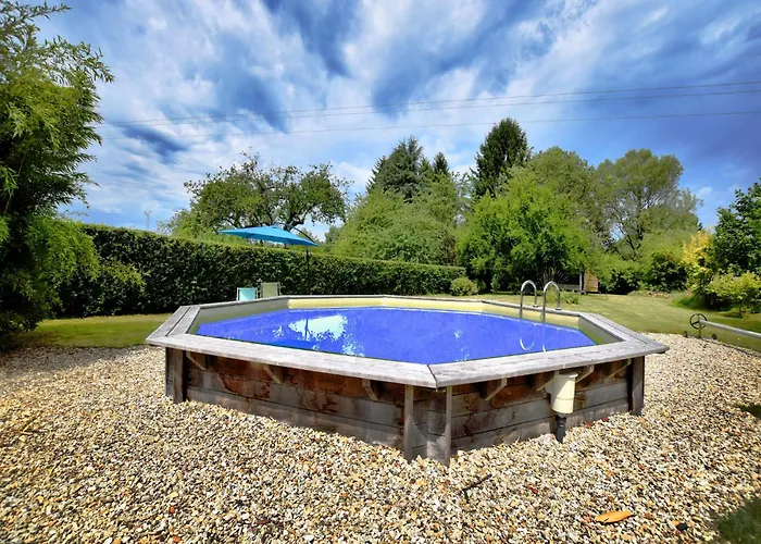 Hébergement de vacances In With Swimming Pool Virton